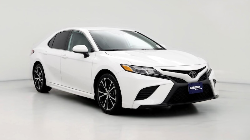 2020 Toyota Camry SE Hero Image