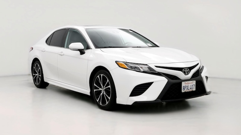 2020 Toyota Camry SE Hero Image