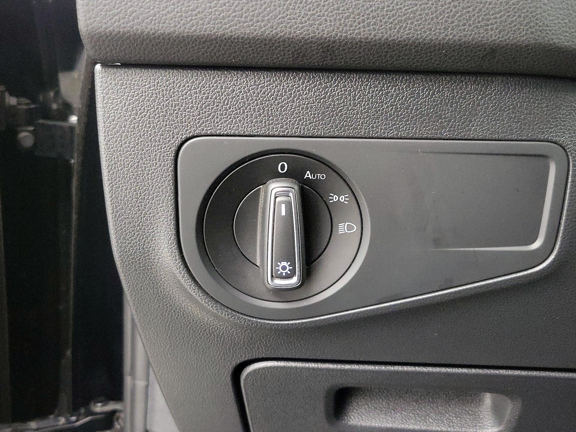 Thumbnail: 2022 Volkswagen Tiguan - 13