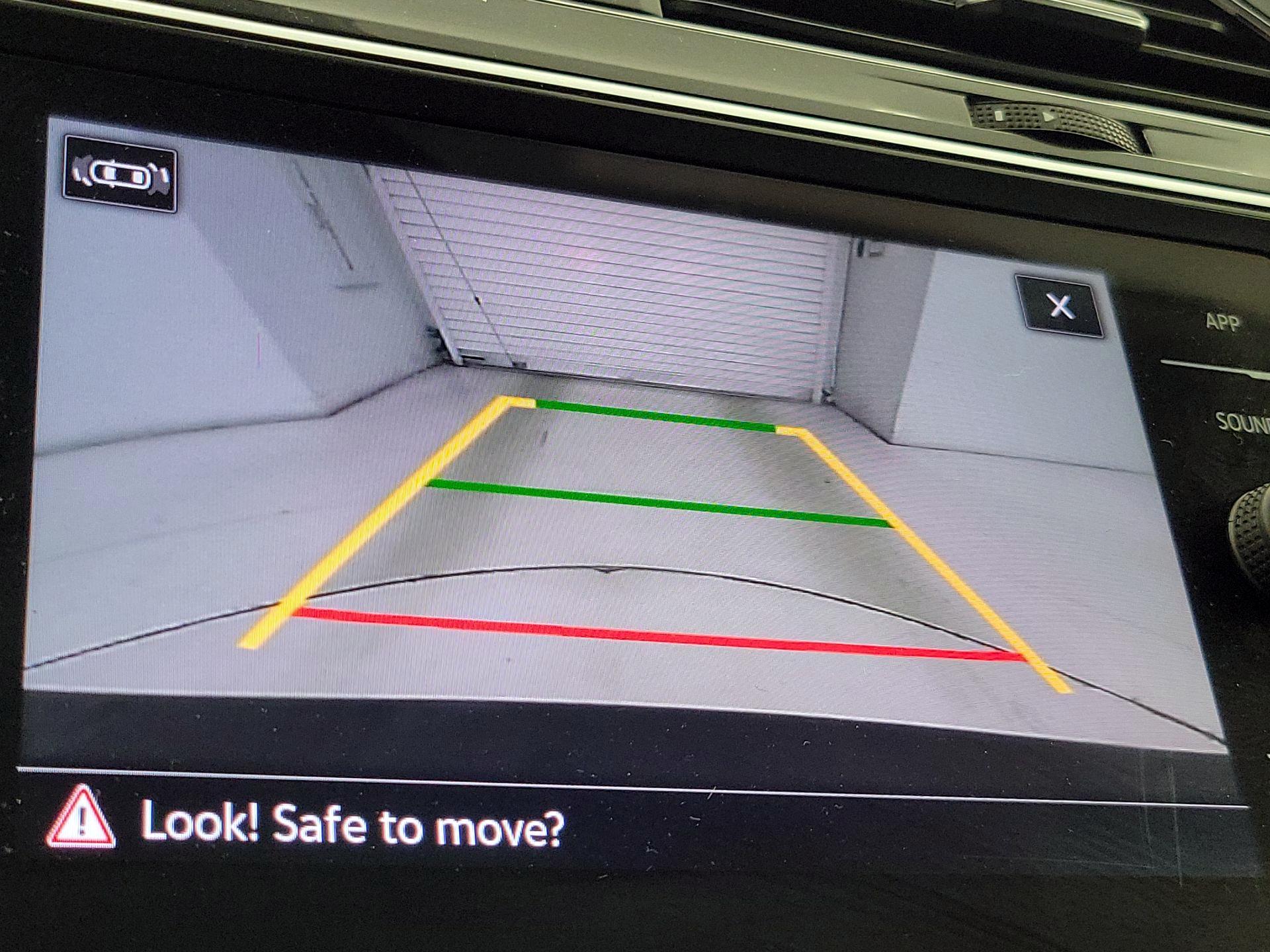 Thumbnail: 2022 Volkswagen Tiguan - 14