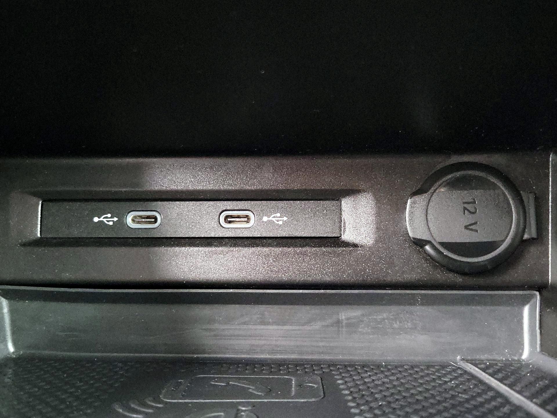 Thumbnail: 2022 Volkswagen Tiguan - 18