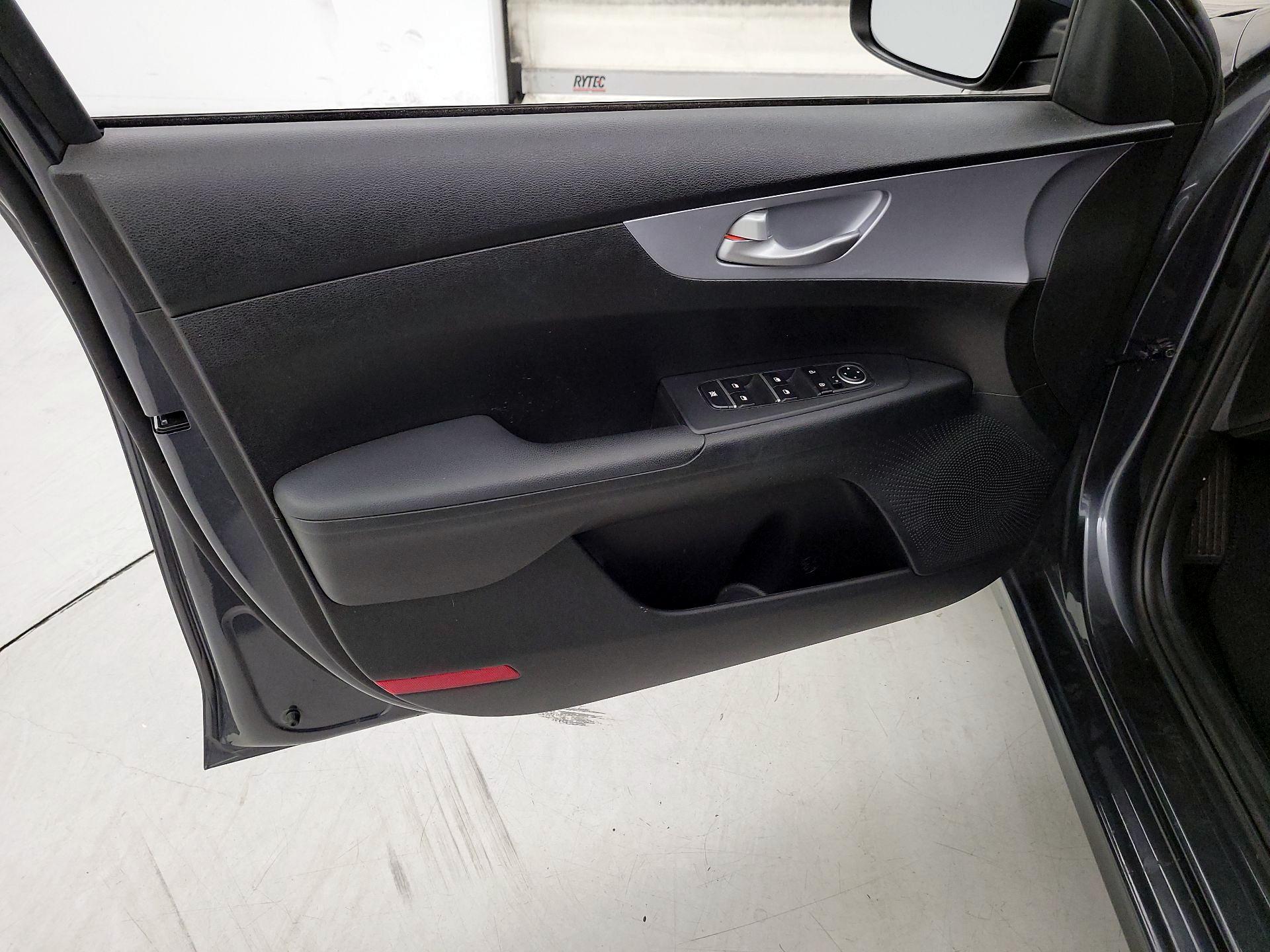 Thumbnail: 2023 Kia Forte - 12