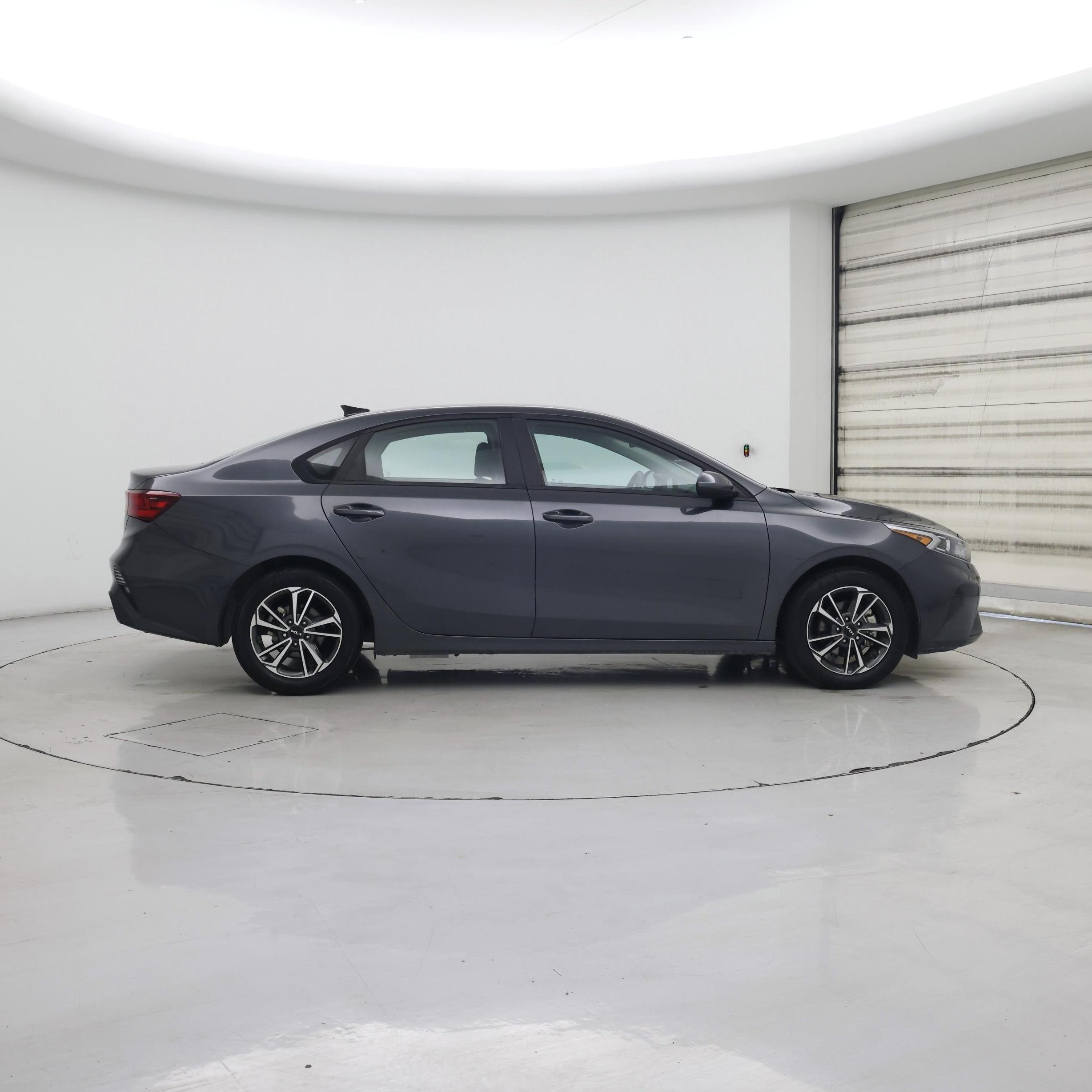 Thumbnail: 2023 Kia Forte - 7