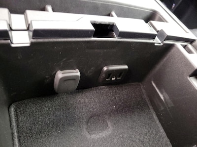 USB/AUX Ports