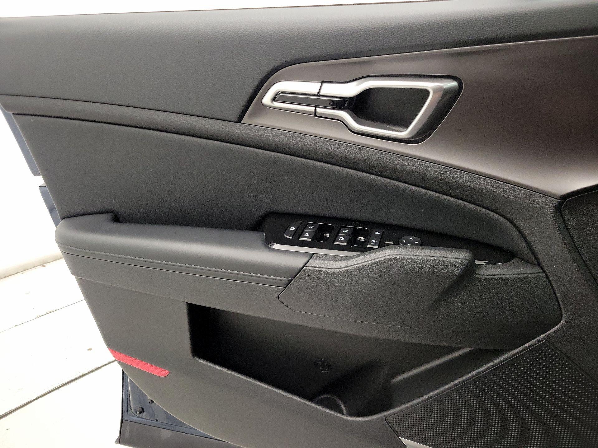 Thumbnail: 2023 Kia Sportage - 12