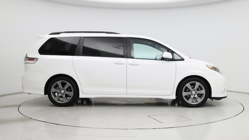 2017 Toyota Sienna SE 7