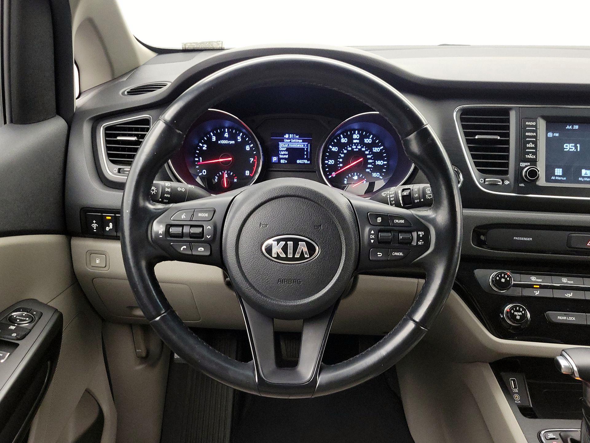 Thumbnail: 2019 Kia Sedona - 10