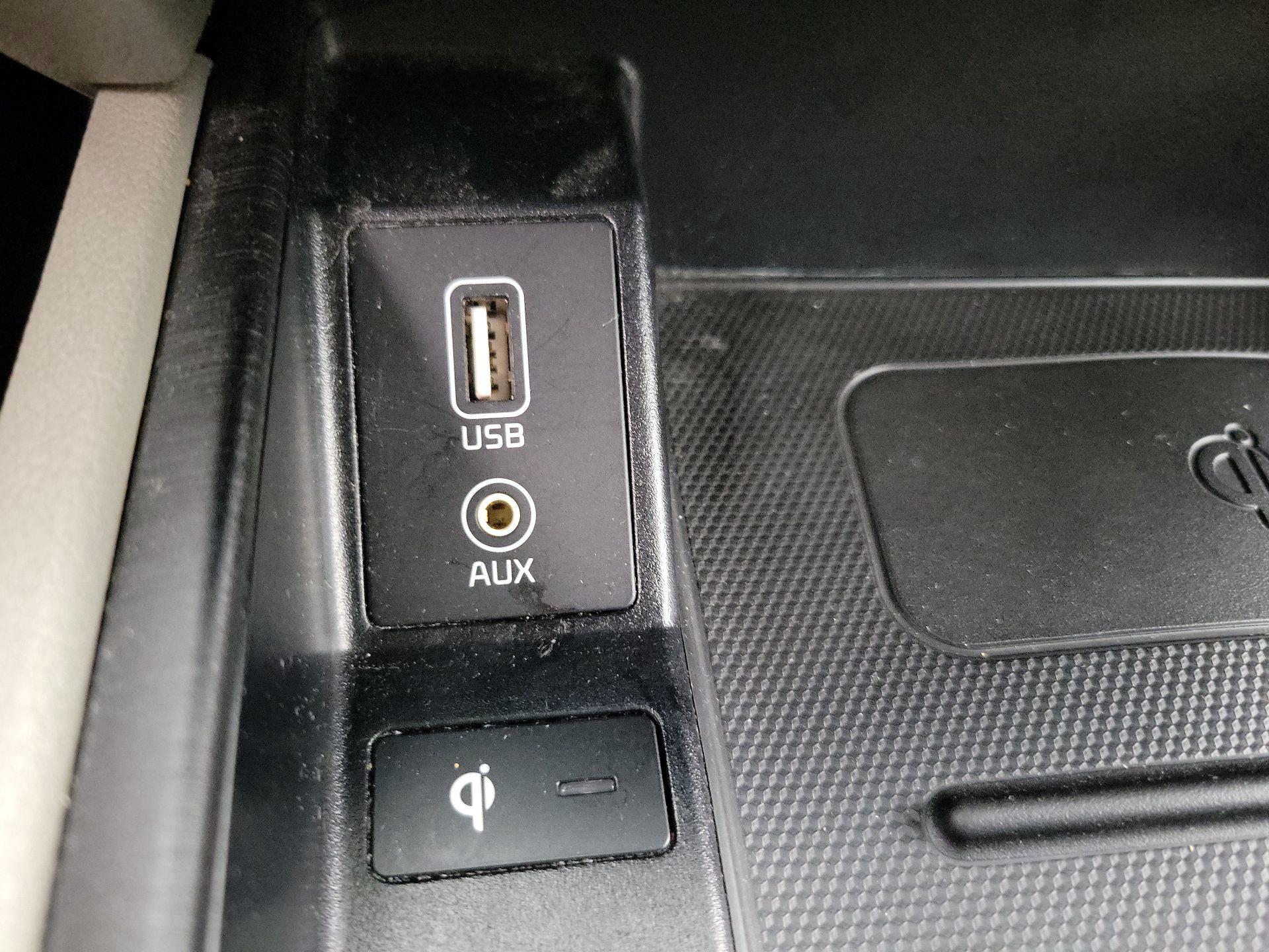 Thumbnail: 2019 Kia Sedona - 18