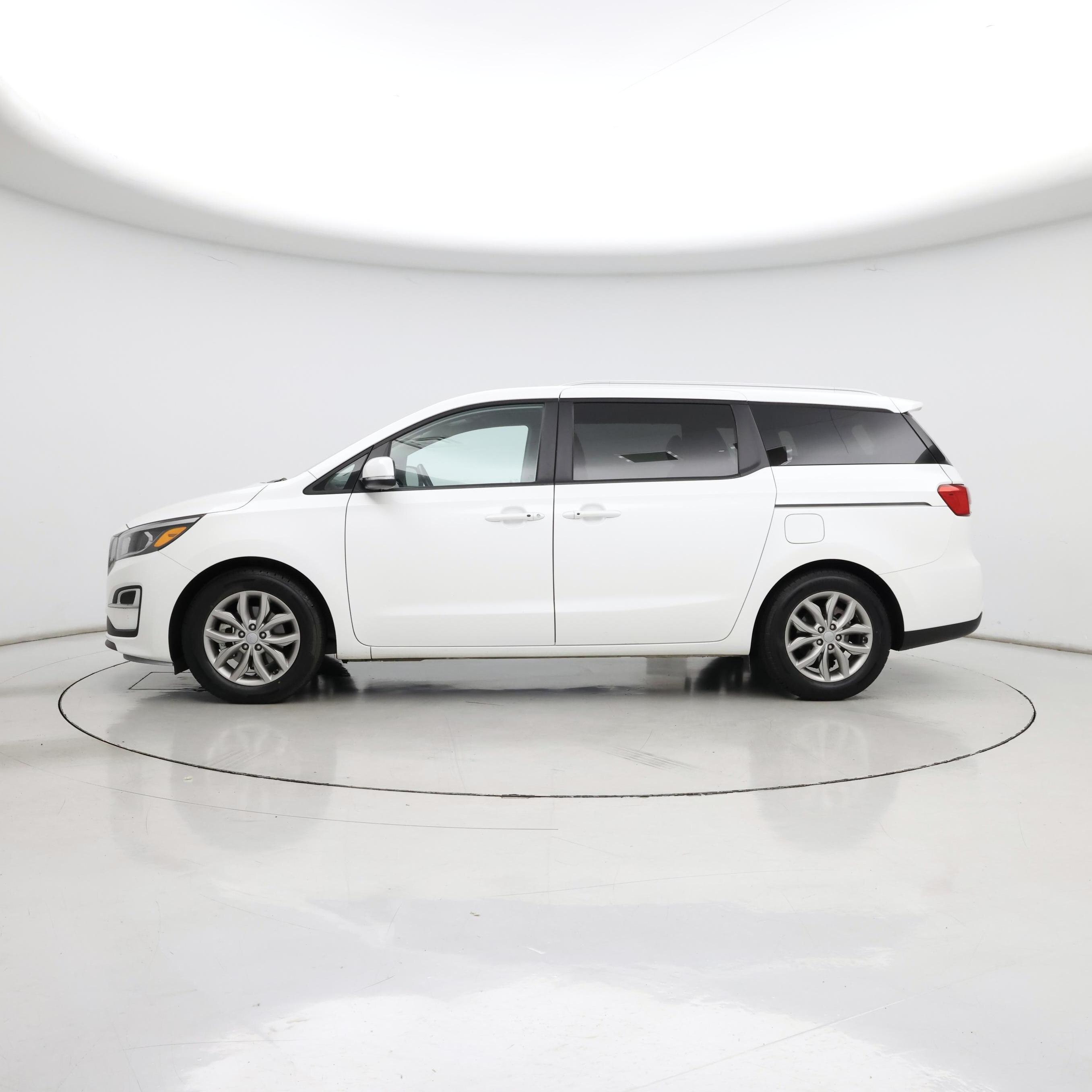 Thumbnail: 2019 Kia Sedona - 3