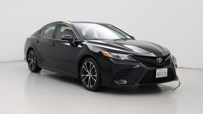 2018 Toyota Camry SE Hero Image