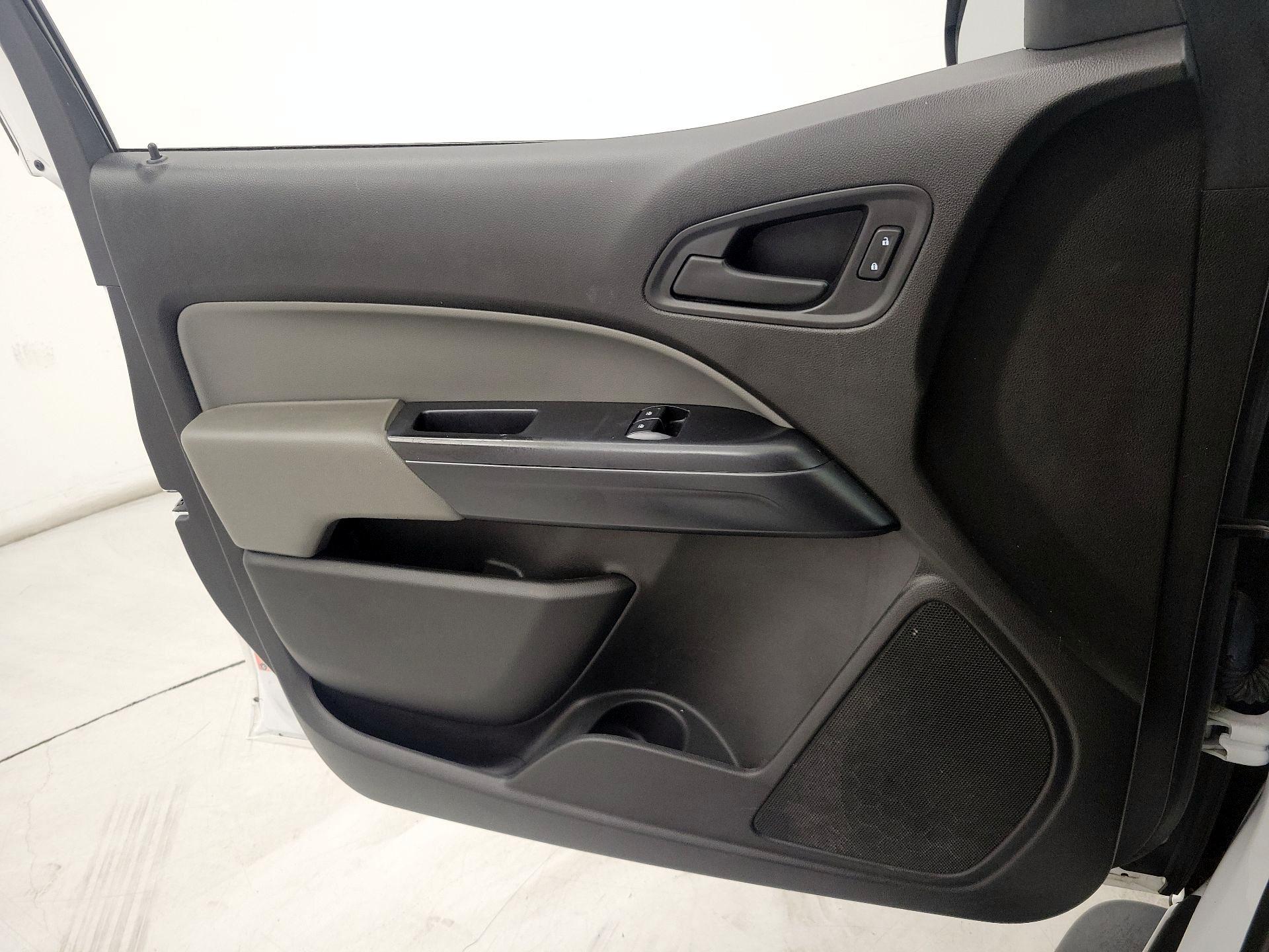 Thumbnail: 2016 Chevrolet Colorado - 12