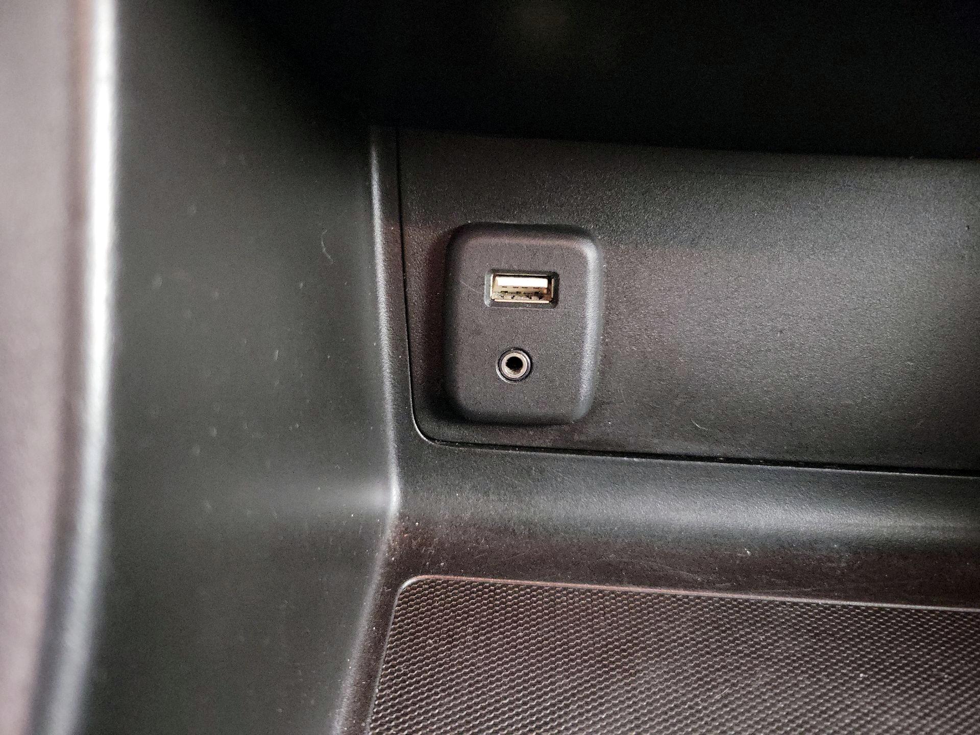 Thumbnail: 2016 Chevrolet Colorado - 18