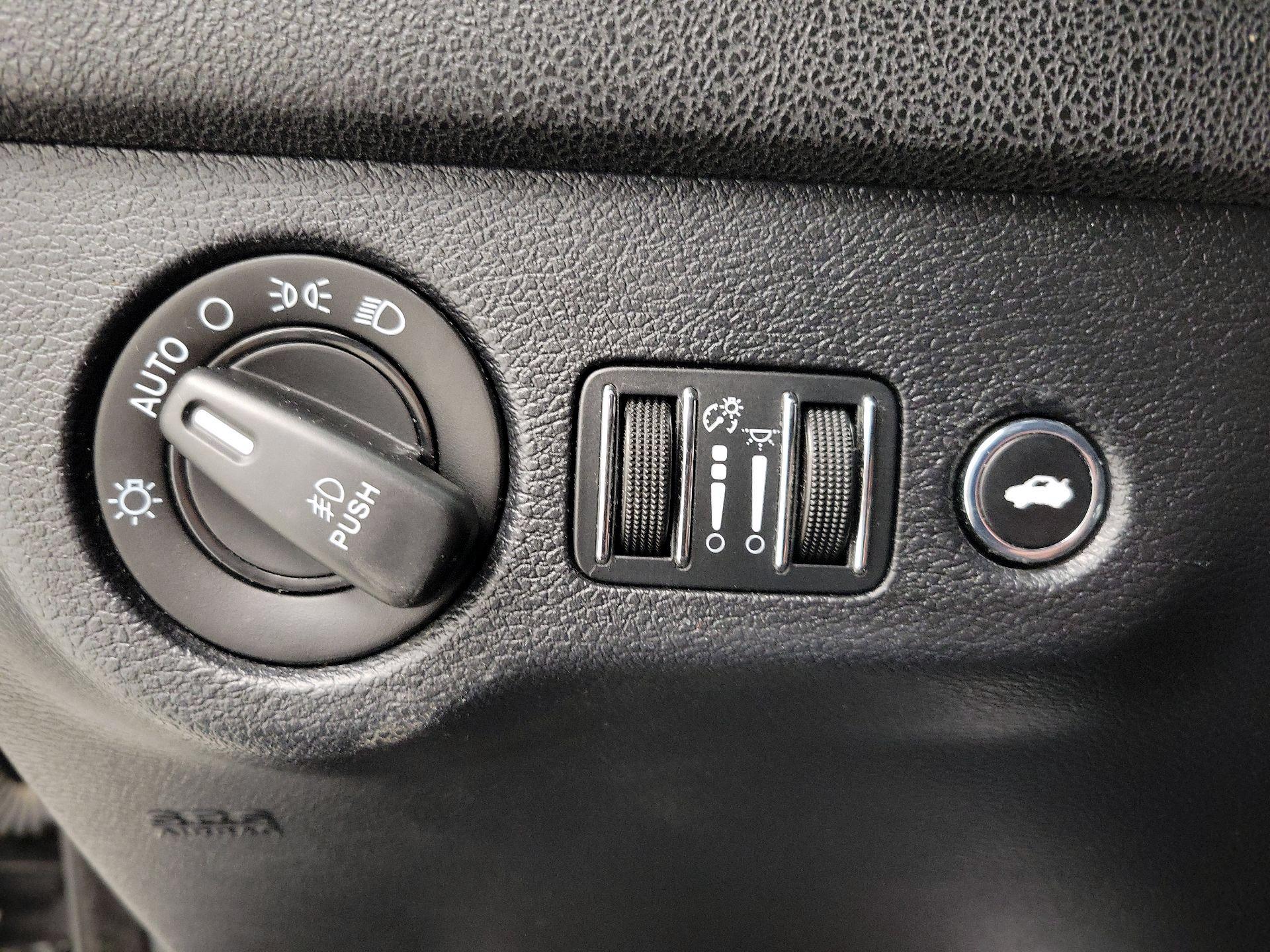 Thumbnail: 2016 Dodge Charger - 13