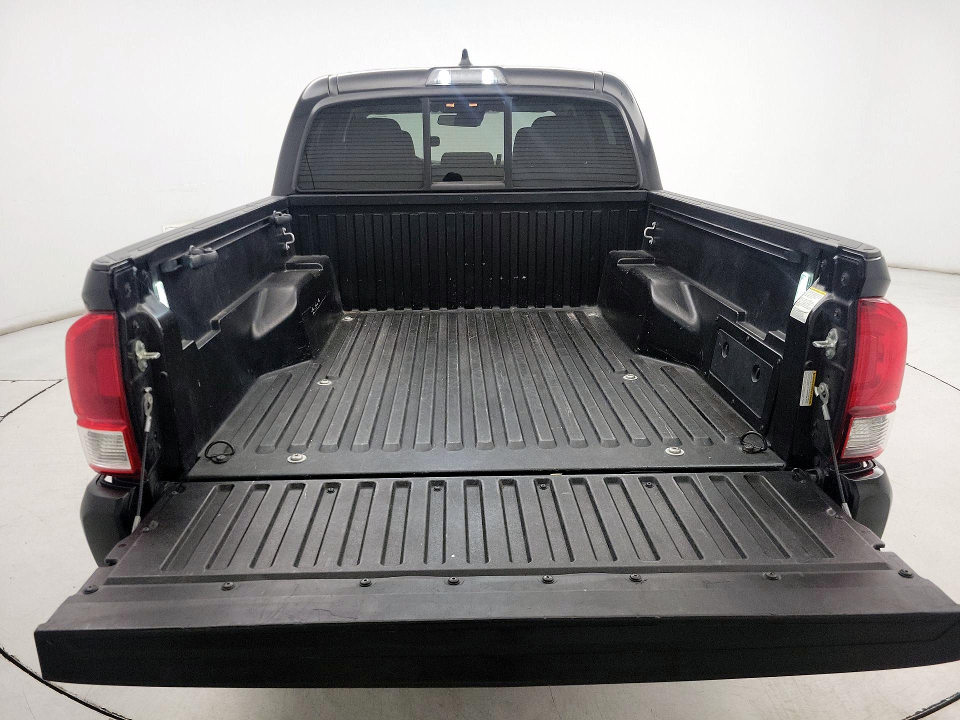 Thumbnail: 2021 Toyota Tacoma - 20
