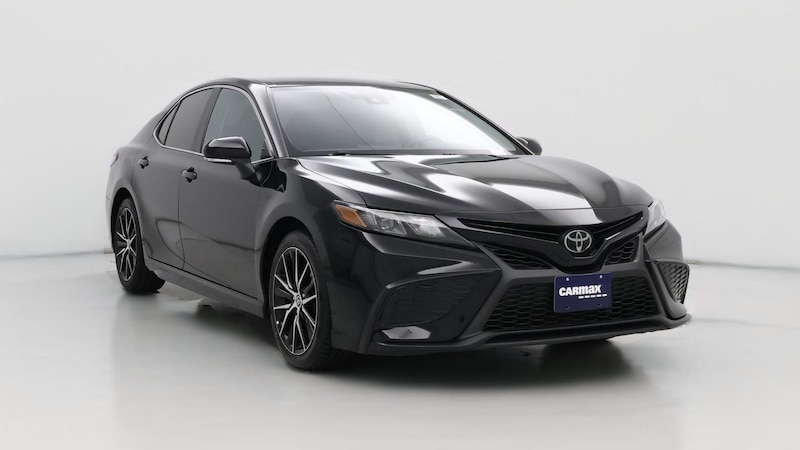 2022 Toyota Camry SE Hero Image