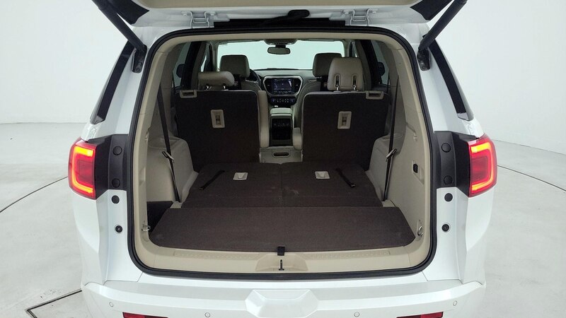 2017 GMC Acadia Denali 24