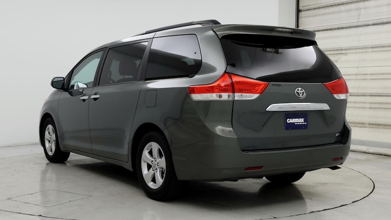 2014 Toyota Sienna LE 2