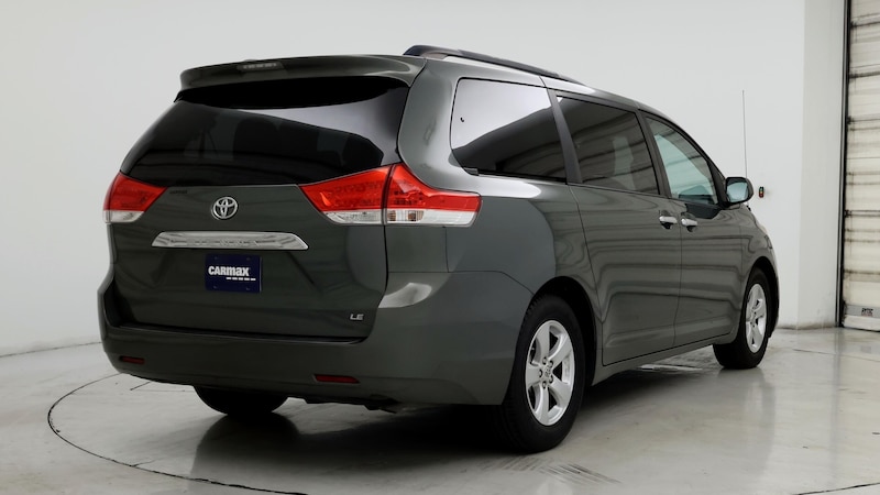 2014 Toyota Sienna LE 8