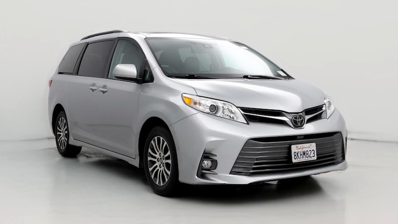 2019 Toyota Sienna XLE Hero Image