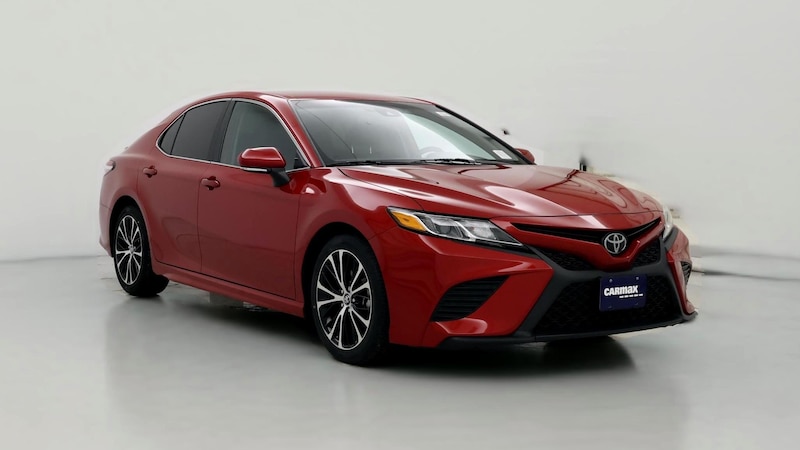 2020 Toyota Camry SE Hero Image