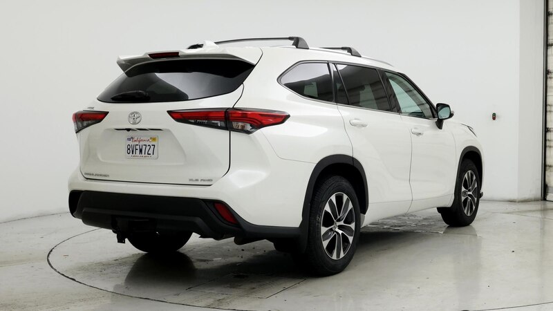 2020 Toyota Highlander XLE 8