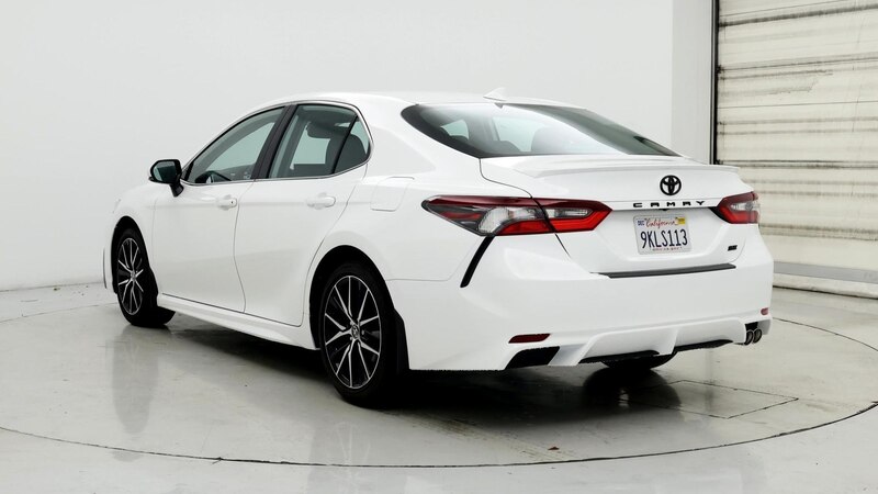 2024 Toyota Camry SE 2