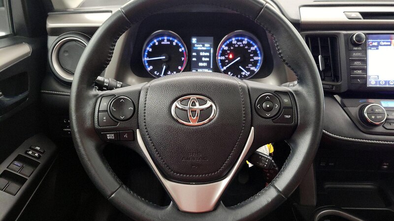 2016 Toyota RAV4 XLE 10