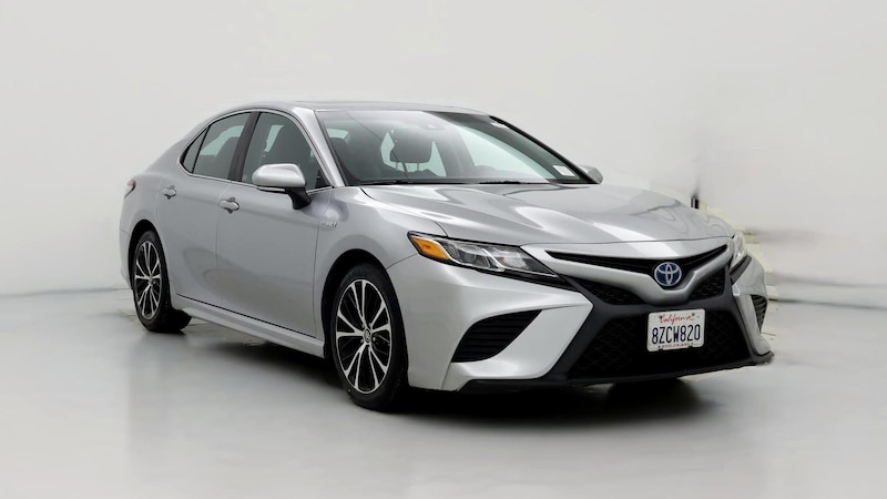 2018 Toyota Camry SE Hero Image