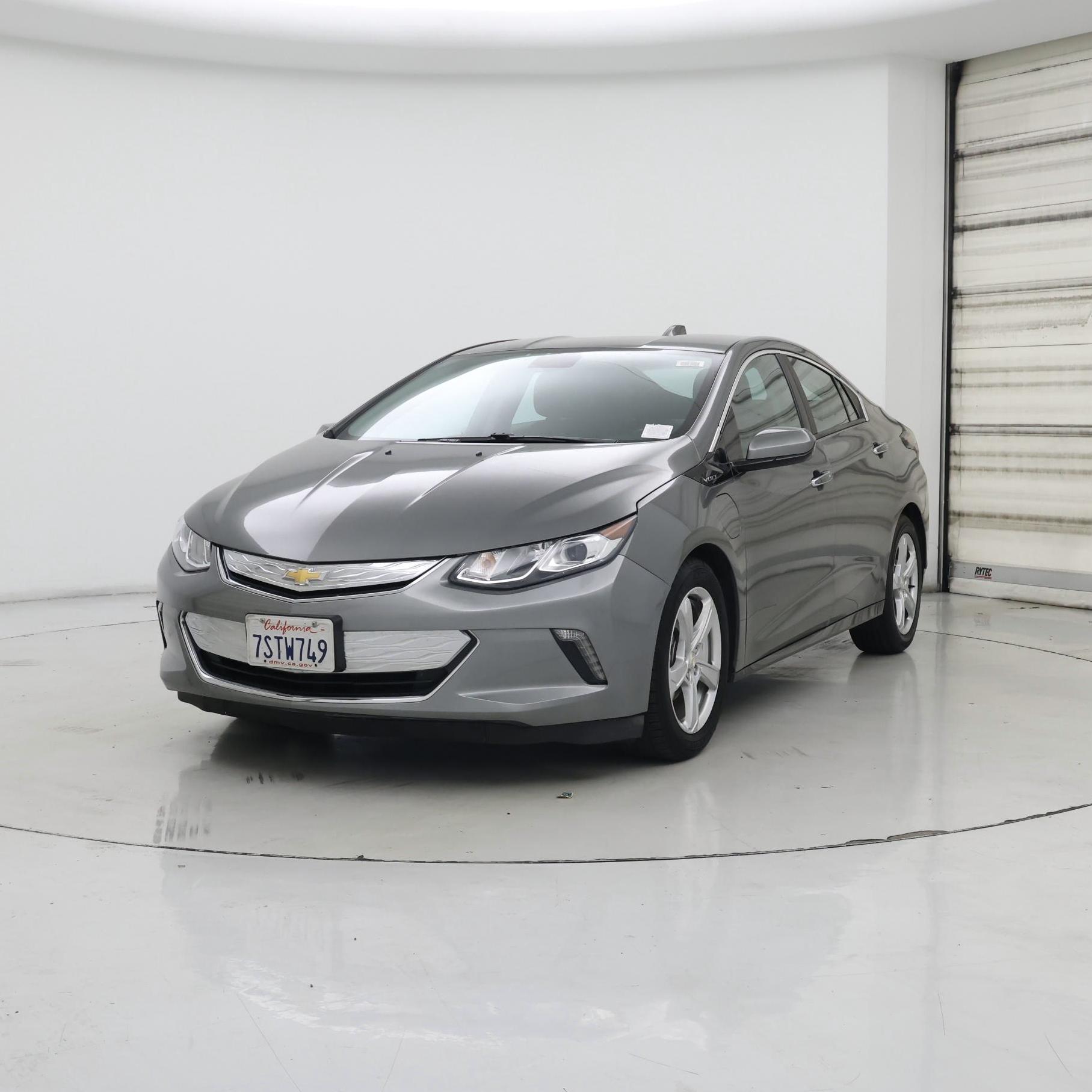 Thumbnail: 2017 Chevrolet Volt - 4