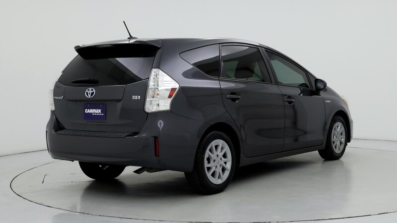 2013 Toyota Prius v Three 8