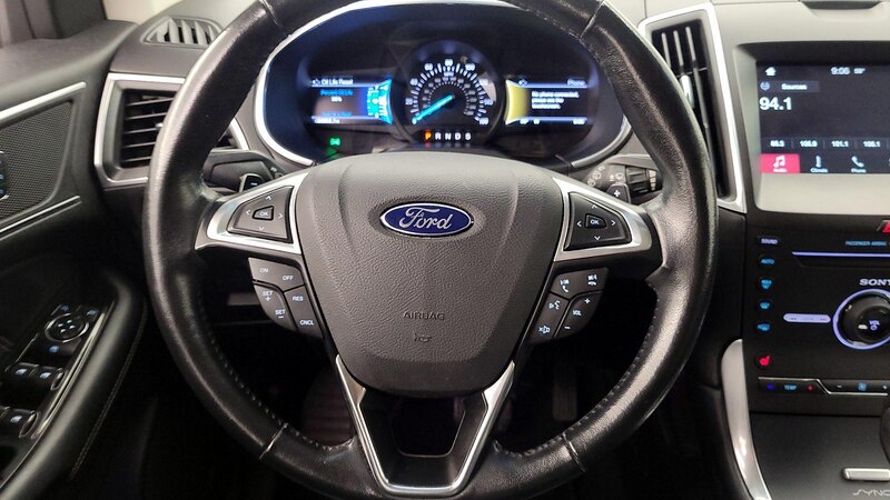 2016 Ford Edge Titanium 10