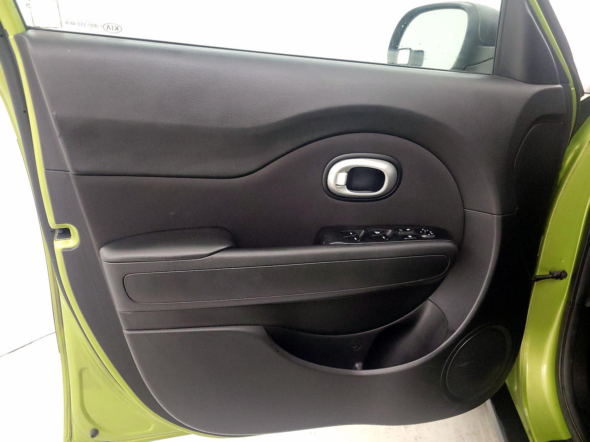 Thumbnail: 2016 Kia Soul - 12