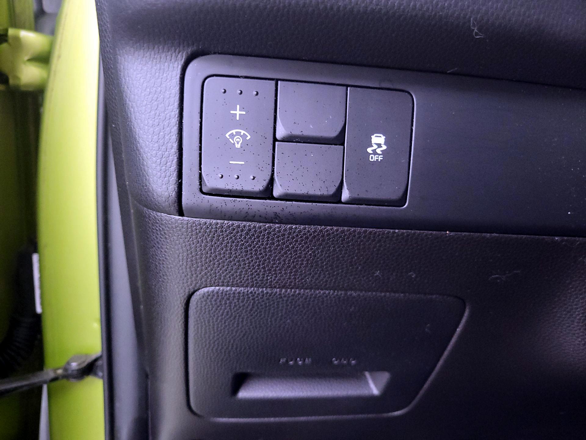 Thumbnail: 2016 Kia Soul - 13