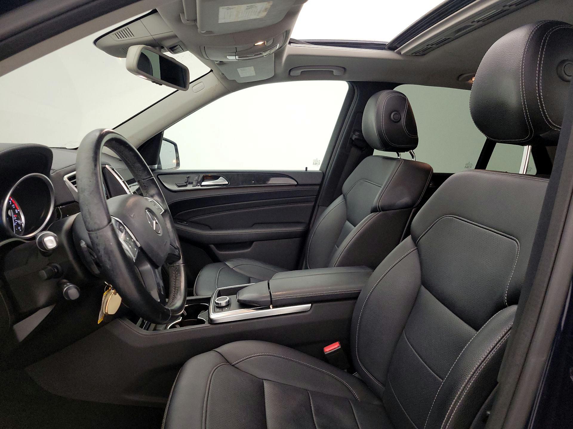 Thumbnail: 2015 Mercedes-Benz M-Class - 11