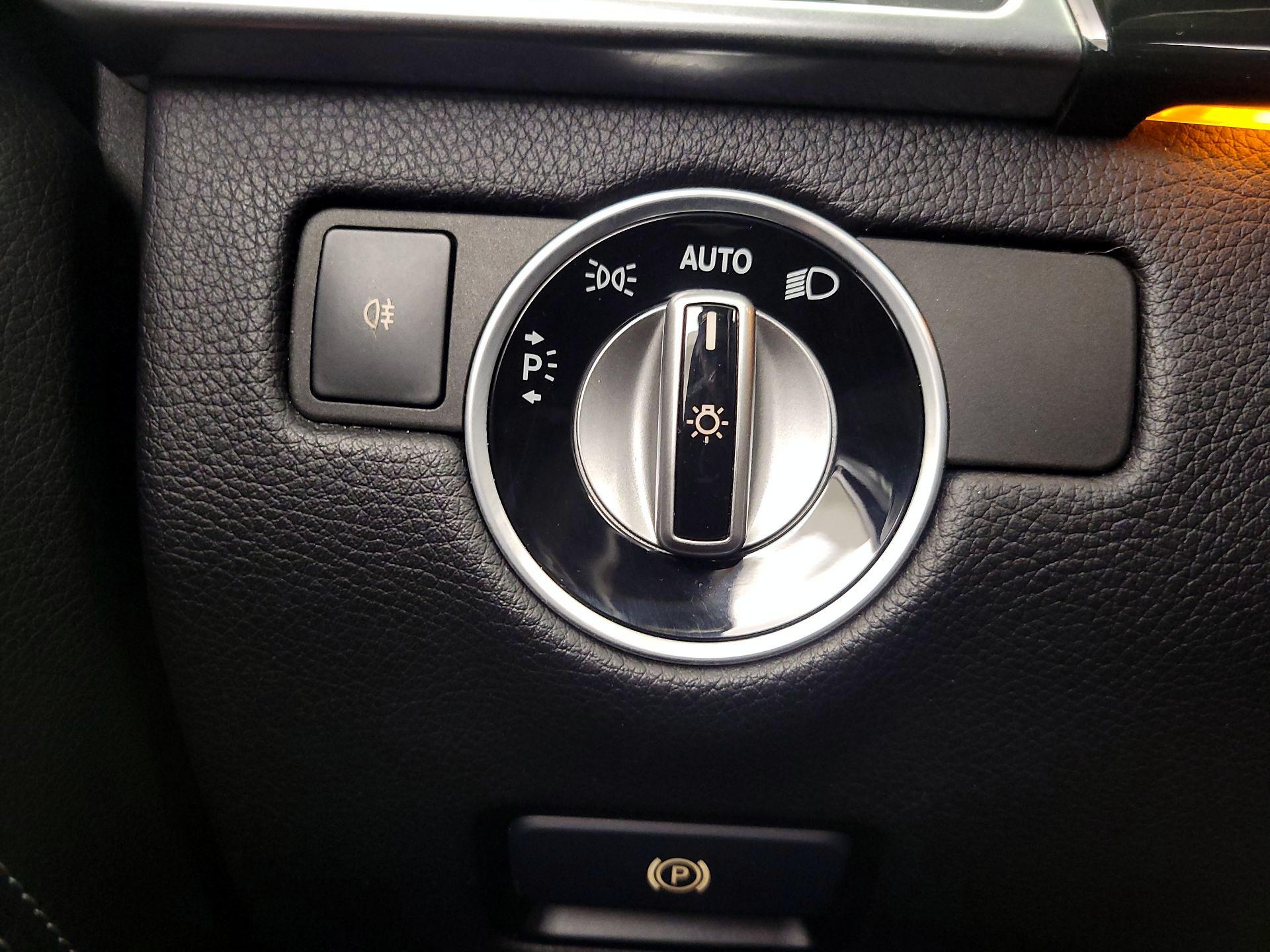 Thumbnail: 2015 Mercedes-Benz M-Class - 13