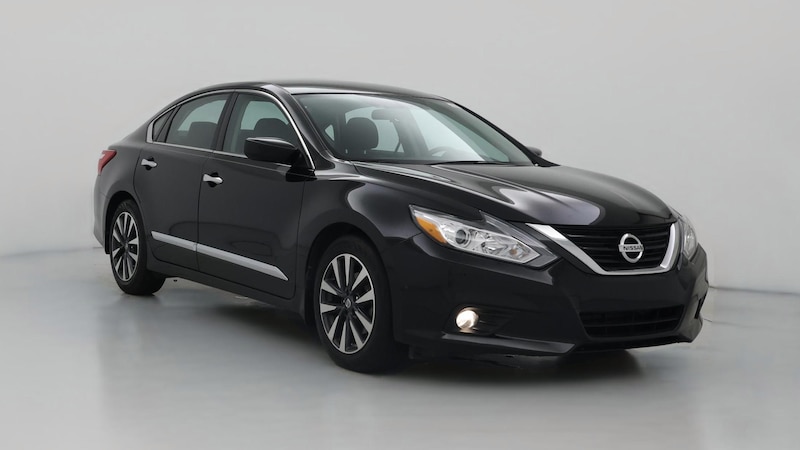 2017 Nissan Altima SV Hero Image