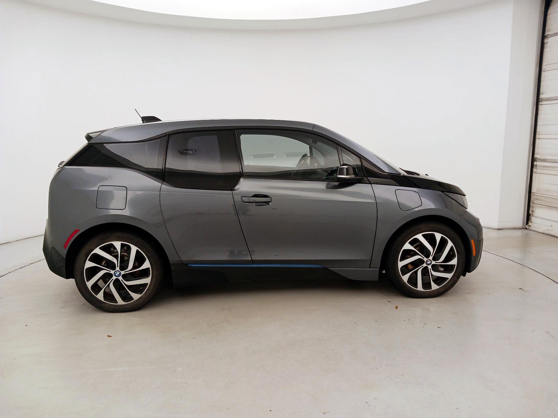 Thumbnail: 2017 BMW i3 - 4