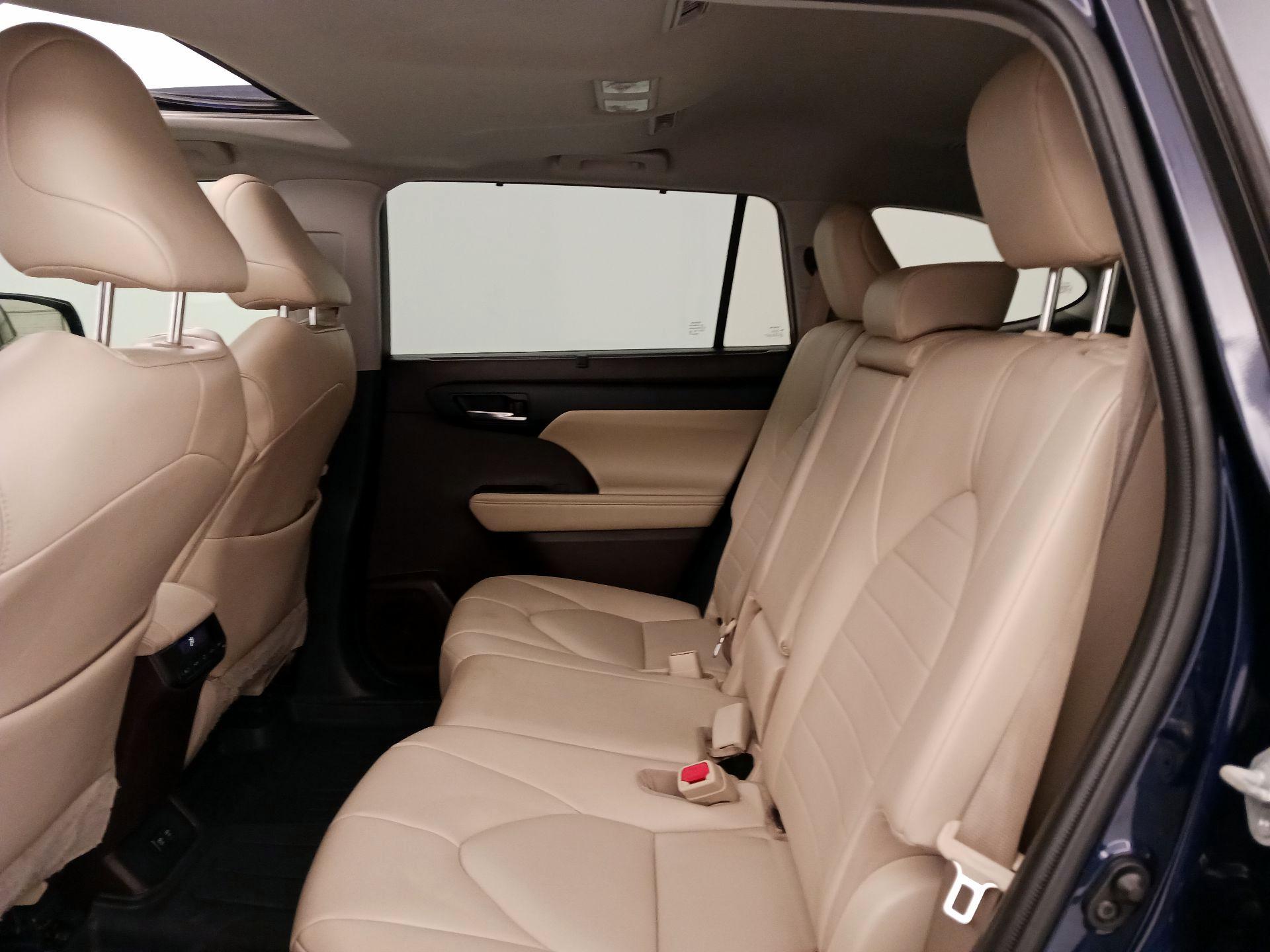 Thumbnail: 2021 Toyota Highlander - 20