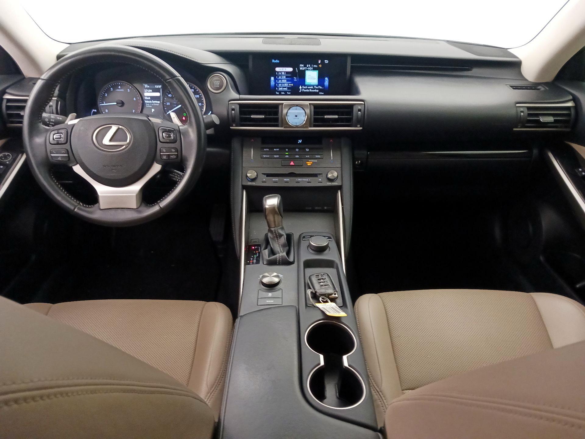 Thumbnail: 2019 Lexus IS - 9