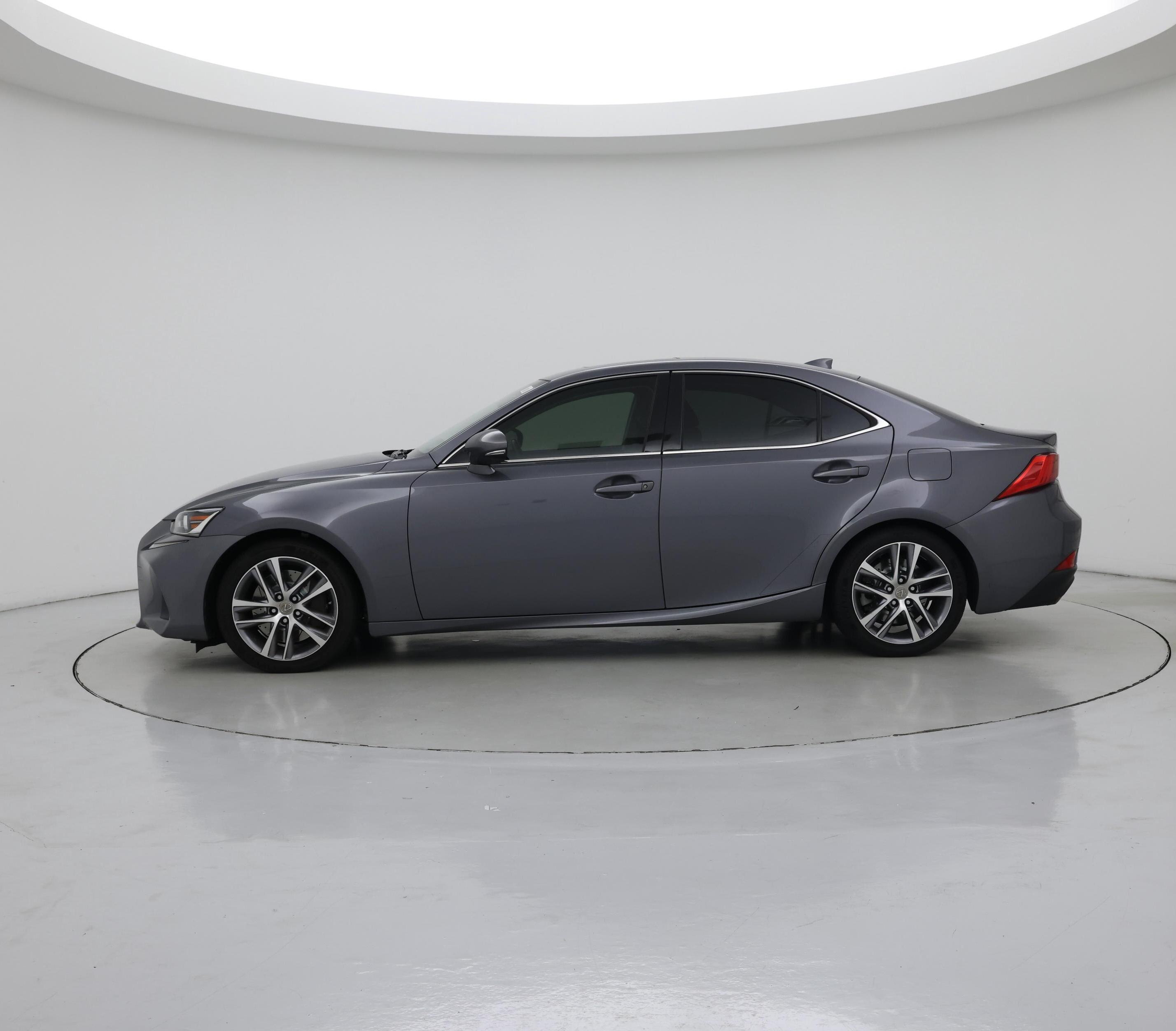 Thumbnail: 2019 Lexus IS - 3