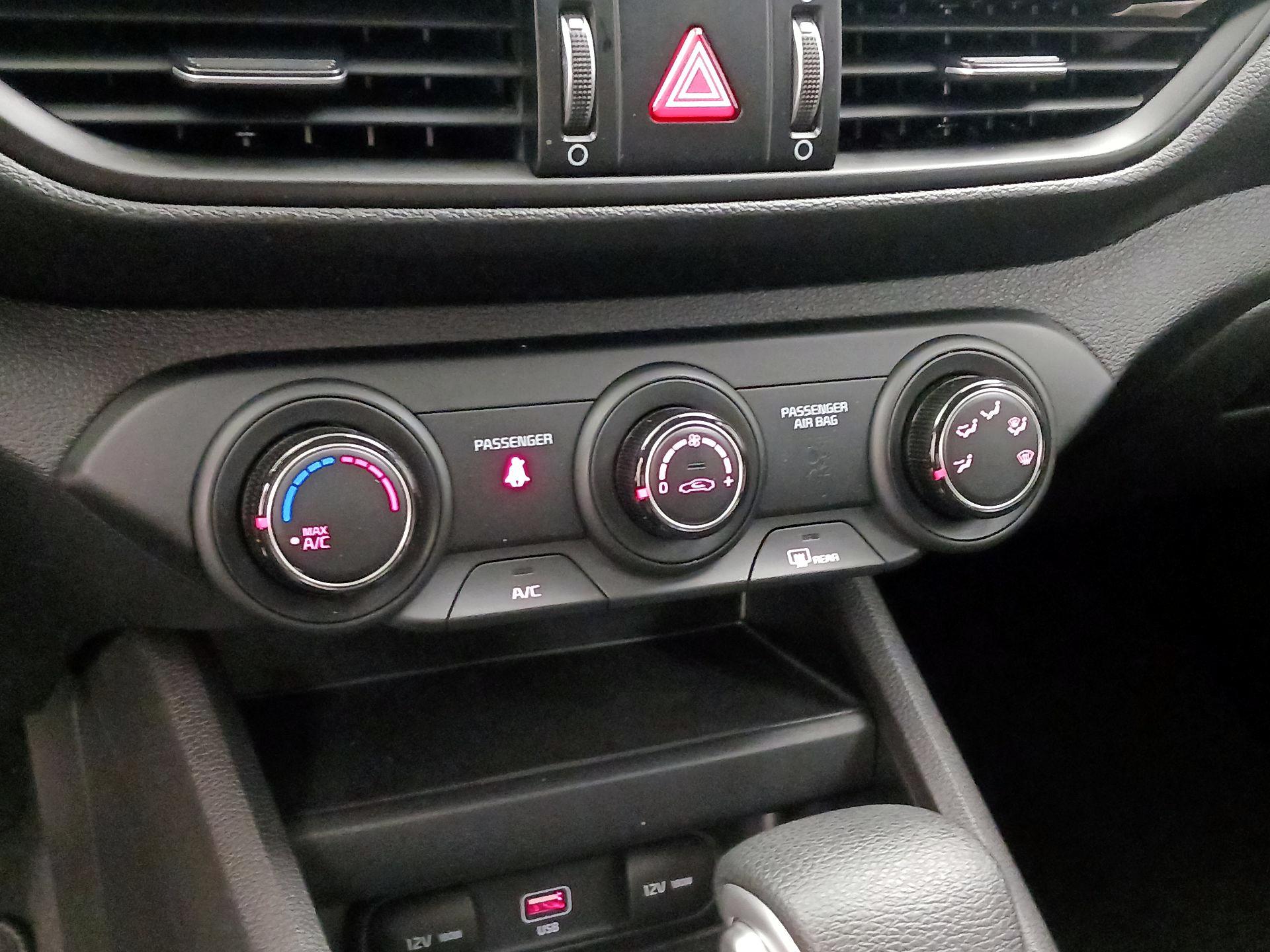 Thumbnail: 2022 Kia Forte - 14