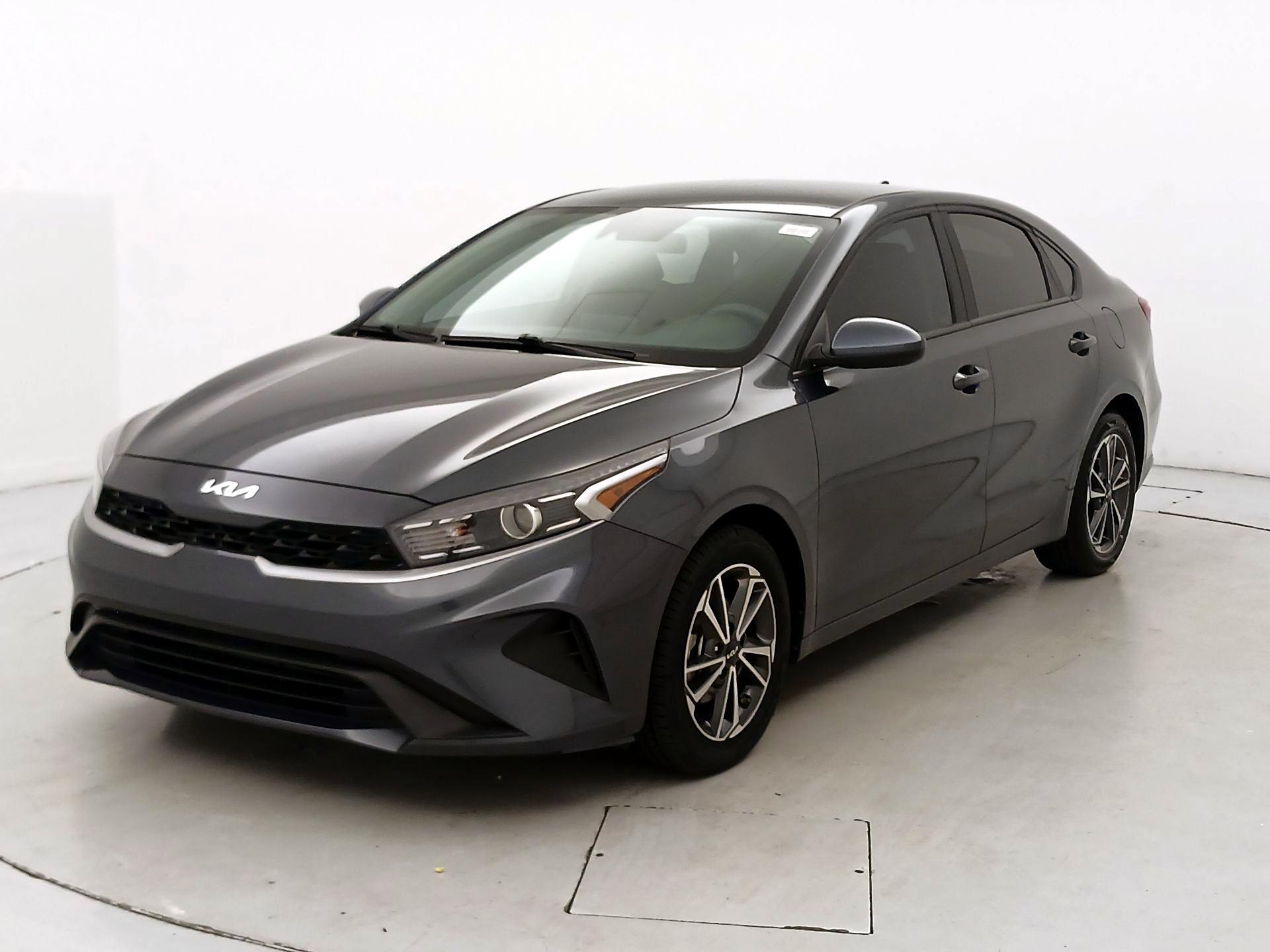 Thumbnail: 2022 Kia Forte - 3