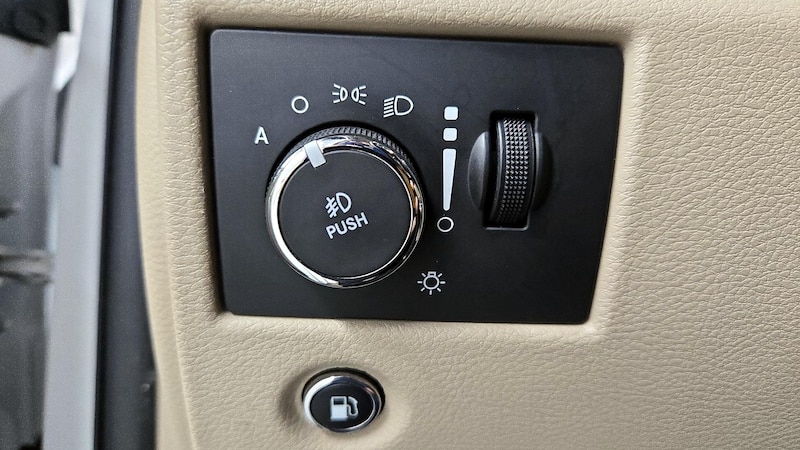 2016 Jeep Grand Cherokee Limited Edition 13