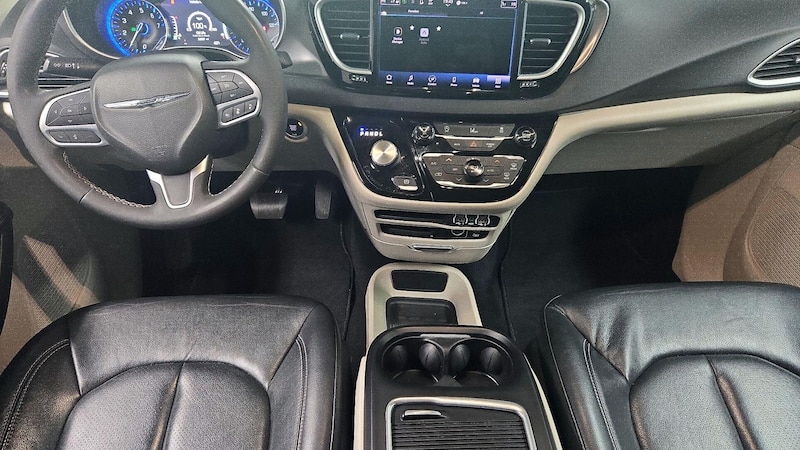 2022 Chrysler Pacifica Touring L 9