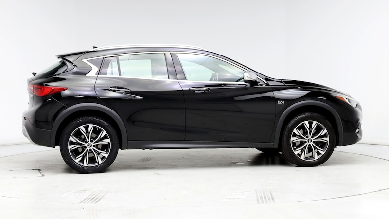 2017 INFINITI QX30 Premium 7