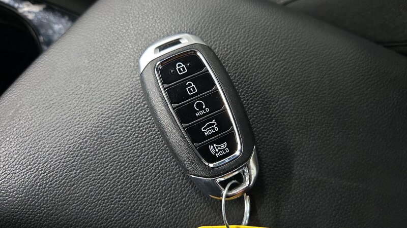 2022 Hyundai Elantra SEL 23