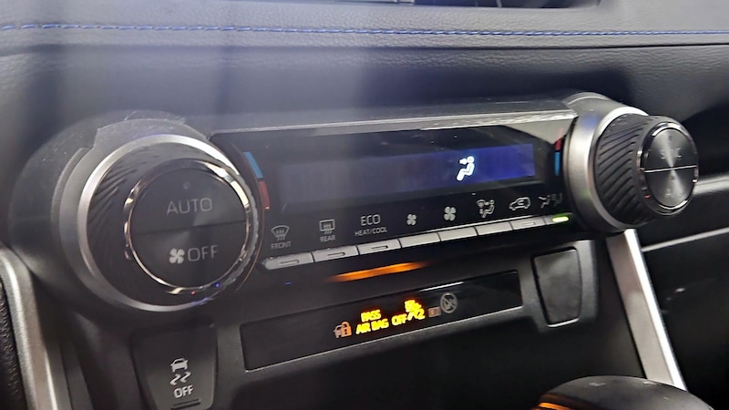 2024 Toyota RAV4 SE 16