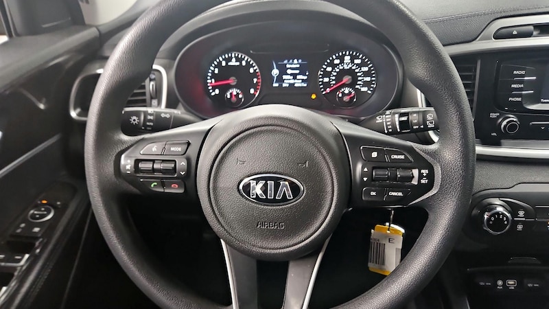 2016 Kia Sorento LX 10