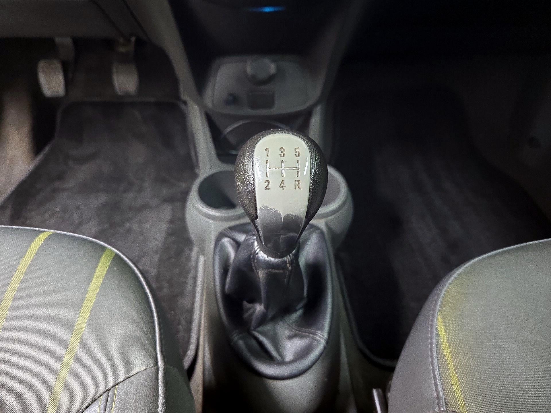 Thumbnail: 2014 Chevrolet Spark - 16