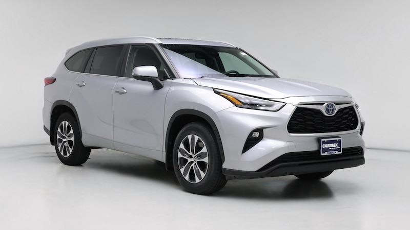 2023 Toyota Highlander XLE Hero Image
